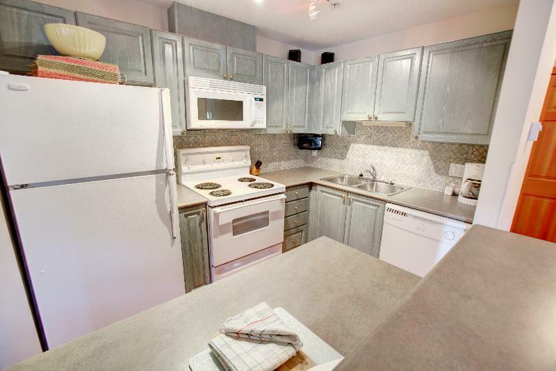 Westwind Properties At Stoney Creek Lagoons Hotel Whistler