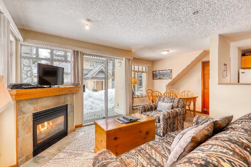 Hotel Westwind Properties At Stoney Creek Lagoons Whistler