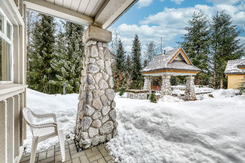 Westwind Properties At Stoney Creek Lagoons Hotel Whistler