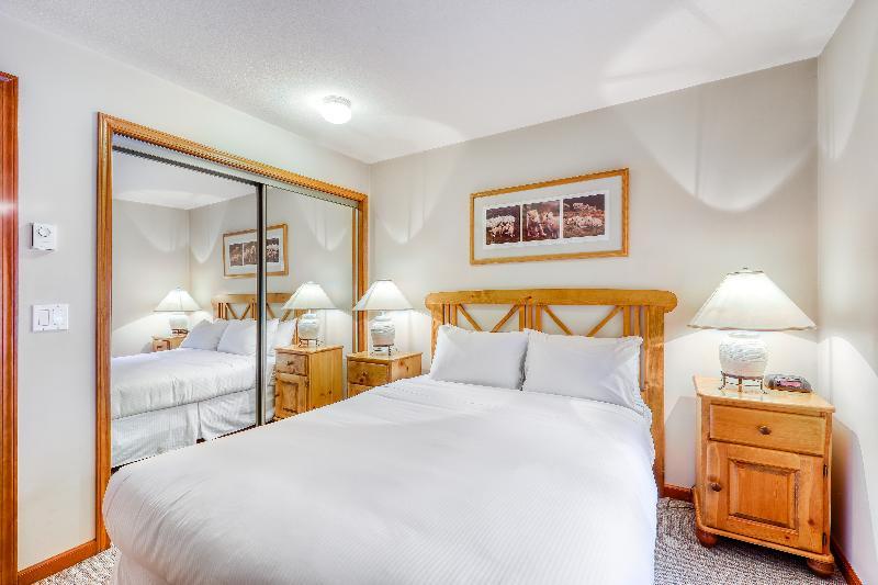 Westwind Properties At Stoney Creek Lagoons 3*
